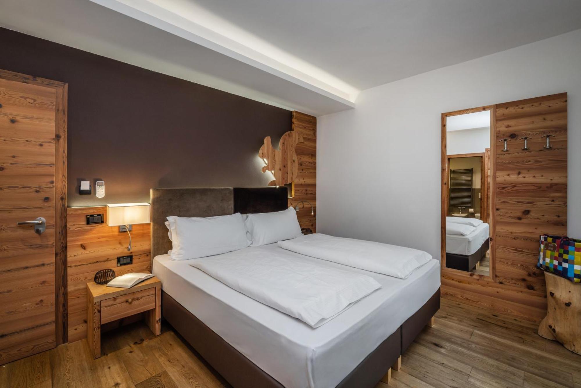 Hotel Ravelli Luxury Spa Mezzana  Exterior foto