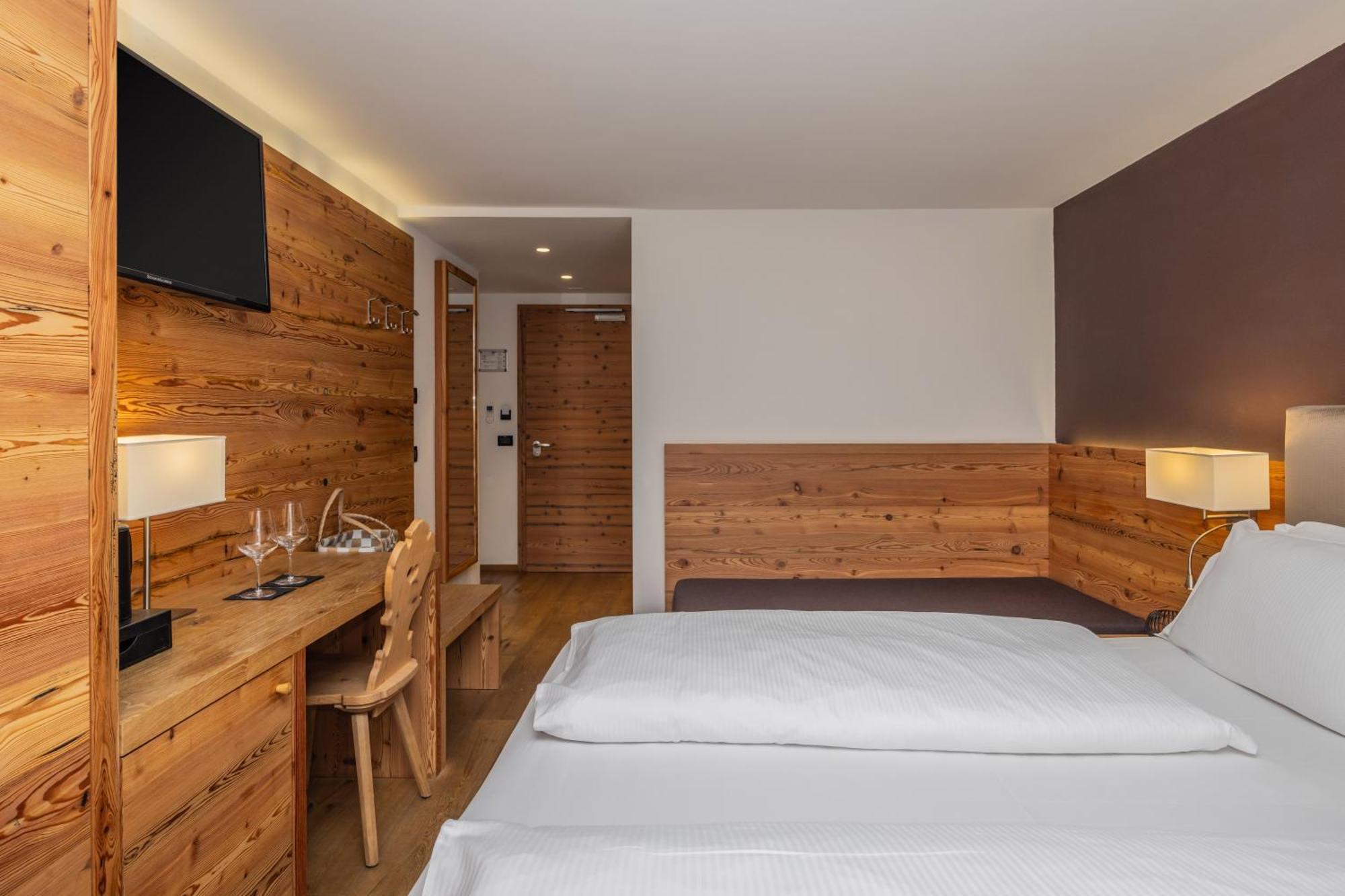 Hotel Ravelli Luxury Spa Mezzana  Exterior foto
