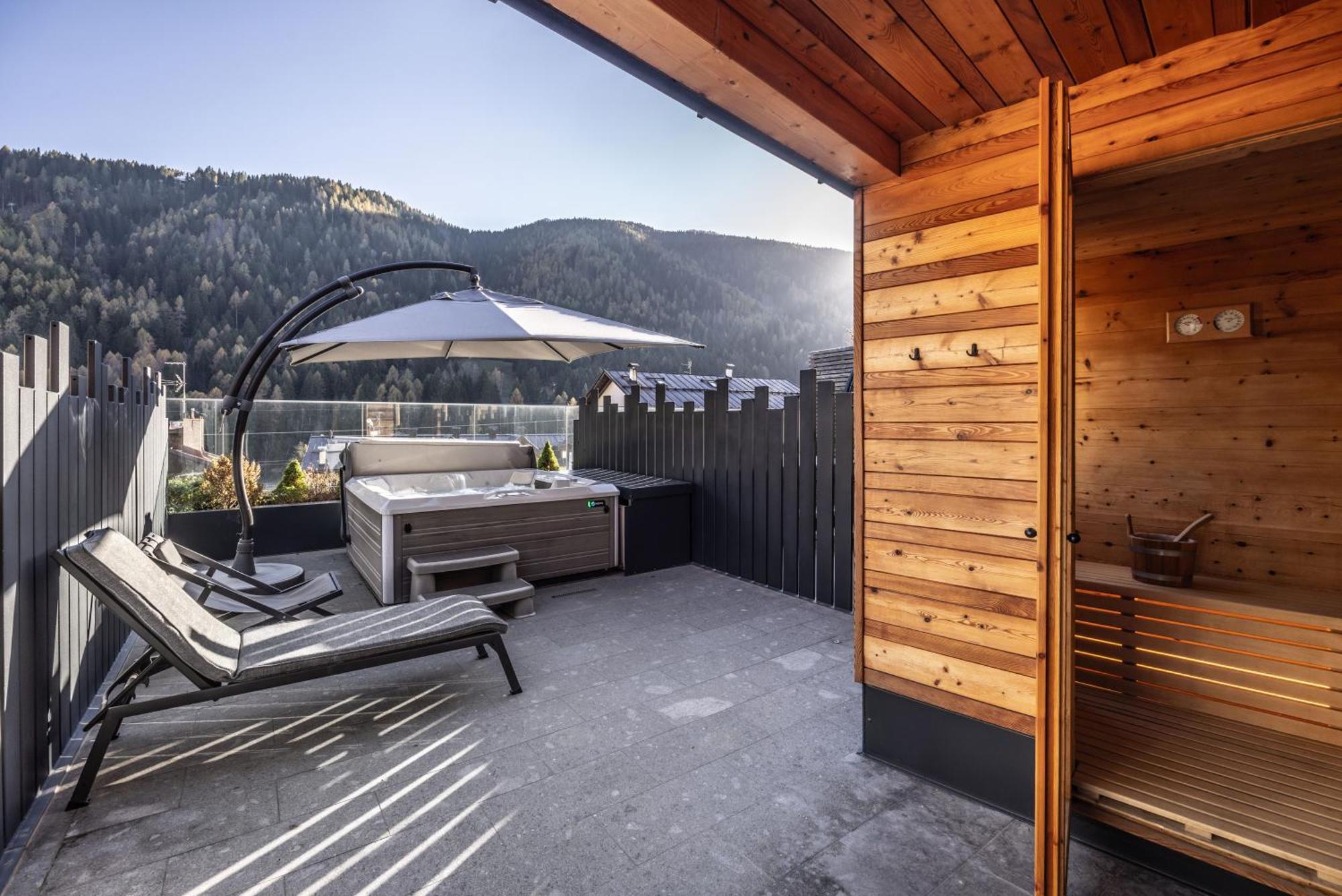 Hotel Ravelli Luxury Spa Mezzana  Exterior foto